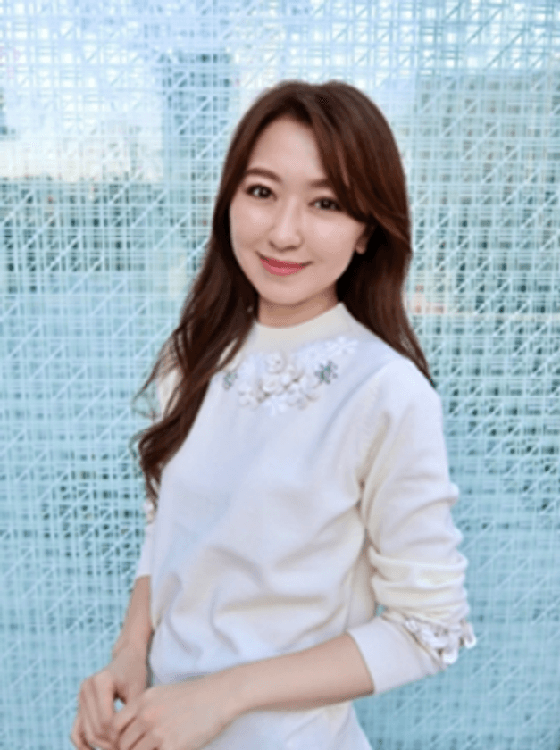 Instagramでも大人気！女子から絶大な人気を集める
有名読者モデル・千葉由佳(ちばゆか)
初のスタイルブックが4月17日に発売決定！