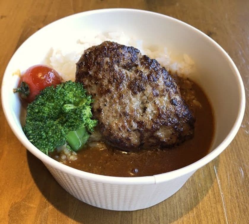 ＜ハンバーグを食べて元気と笑顔に！＞
山本のハンバーグ、お子様のお食事支援施策として
3月19日(木)より特製お子様ハンバーグカレー弁当を販売！