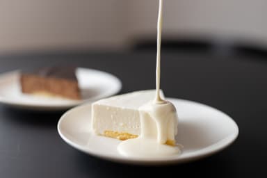 雪のような口どけのチーズケーキ