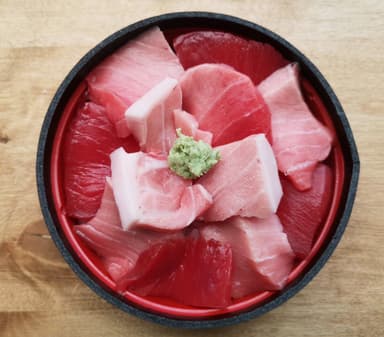 本まぐろトロ丼