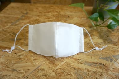 お顔にフィットする立体型マスク