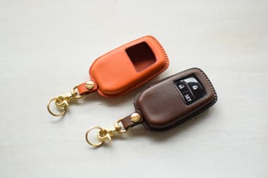 色はブラウンとオレンジ 3