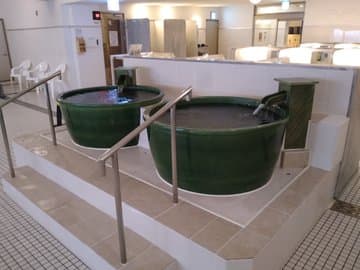 男性浴室　ゆったりすべすべの湯