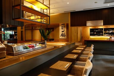 天井が高くゆとりのある店内