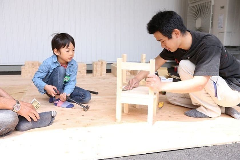 創業134年の永井建設が地元の幼稚園に恩返し　
建築端材等で子供が遊べるミニキッチンをプレゼント！