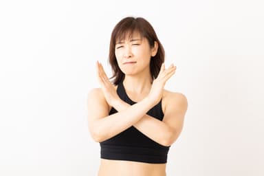 田中 咲百合　バツポーズ1