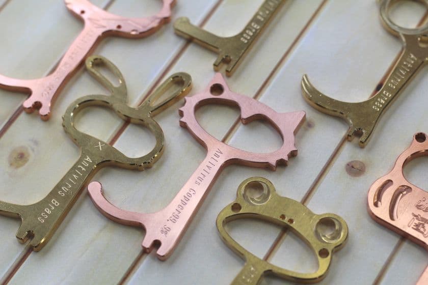 ネコやカエル等オシャレで個性的なドアオープナー登場！
純銅製・真鍮製で抗菌作用も　
CAMPFIREにてクラウドファンディング開始