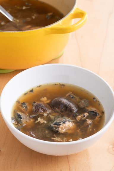 玉ねぎの皮で出汁をとった3大栄養素サバ缶スープ