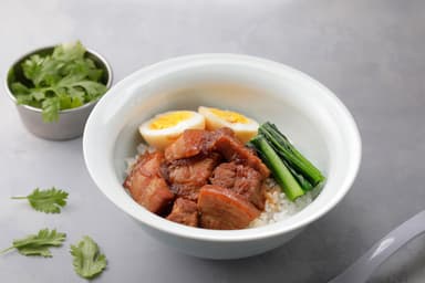 魯肉飯（ルーローハン）（650円）