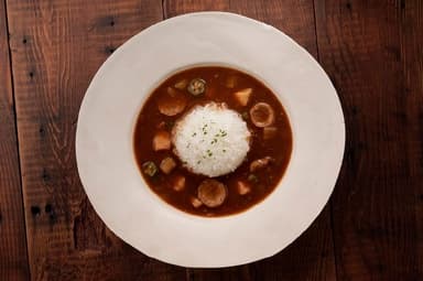 チキンとソーセージのガンボ（460円）