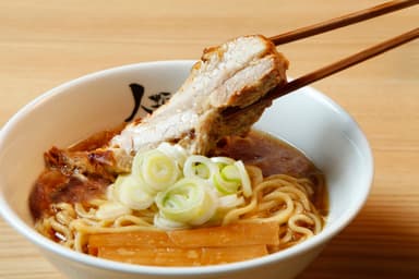 人類みな麺類の極厚チャーシュー