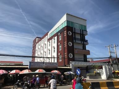 「カンボジア日本技術大学」外観