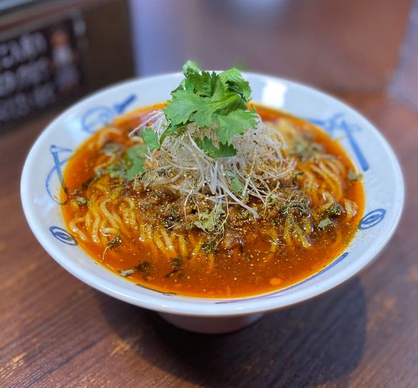 新宿中村屋×麺屋武蔵の最強コラボが通販サイトBASEで復活！
究極のカレーラーメン「特製麻辣カリー麺」が10/8発売