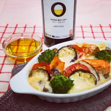 スペイン産オリーブオイルを使用した「鮭と秋野菜のほっこりドリア」