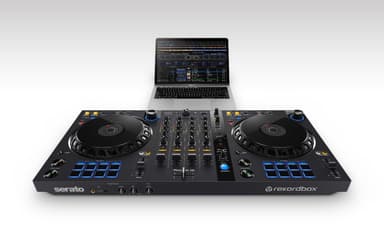 自由自在なDJプレイを可能にするrekordboxとのプラグ＆プレイ