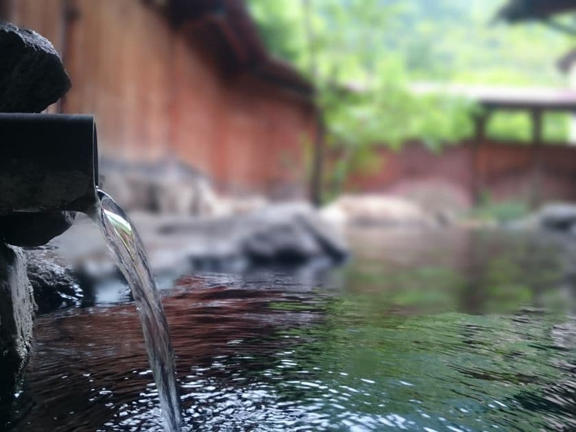 本物の源泉掛け流しだけを集め、
温泉の源泉・泉質にランキング付けをしたWebサイト
『湯質泉質ランキングガイド』の調査登録軒数が1,000軒を突破