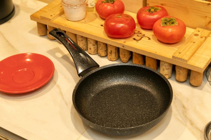 イタリア老舗調理器具メーカー「アッカデミアムニャーノ」
　ミシュランシェフ公認のイタリア製フライパンが
Makuakeにて11月20日(金)に限定数独占先行販売を開始！