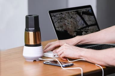 電源はUSB接続形式