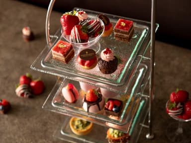 「ストロベリー チョコレート アフタヌーンティー」イメージ(1)