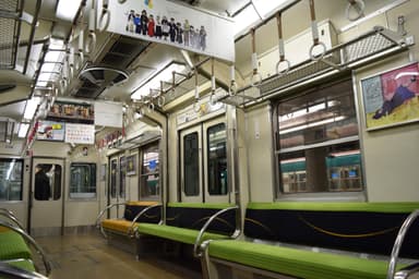 座席を完全に下降した様子