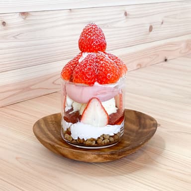 いちごのショートケーキパフェ