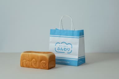 かわいい紙袋でプレゼントに最適