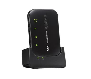 図1．「AtermWM3500R」と専用クレードルのセット