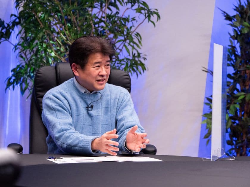 スポーツとテクノロジー・デザイン・アートなど
クリエイティビティの融合
「WORLD SPORTS CREATIVITY SESSIONS」　
最前線で活躍するオピニオンリーダーが独自の視点から議論し発信
　スポーツとクリエイティビティが生み出す新しい未来への貢献
　～室伏スポーツ庁長官や東京2020組織委員会 中村GDO、
伝説のアスリート カール・ルイスも出演～