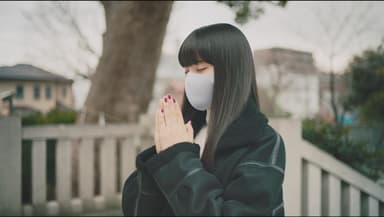 ３
