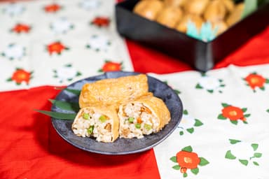 料理研究家・服部幸應氏考案『初午いなり寿司　服部スペシャルすき焼き風味』 (photographer 吉田達史)