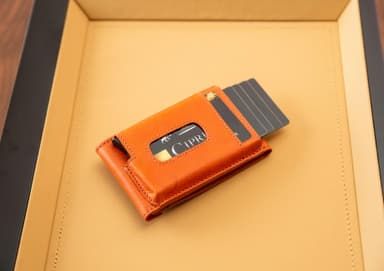 ワンタッチで決済が可能、次世代キャッシュレスカードケース