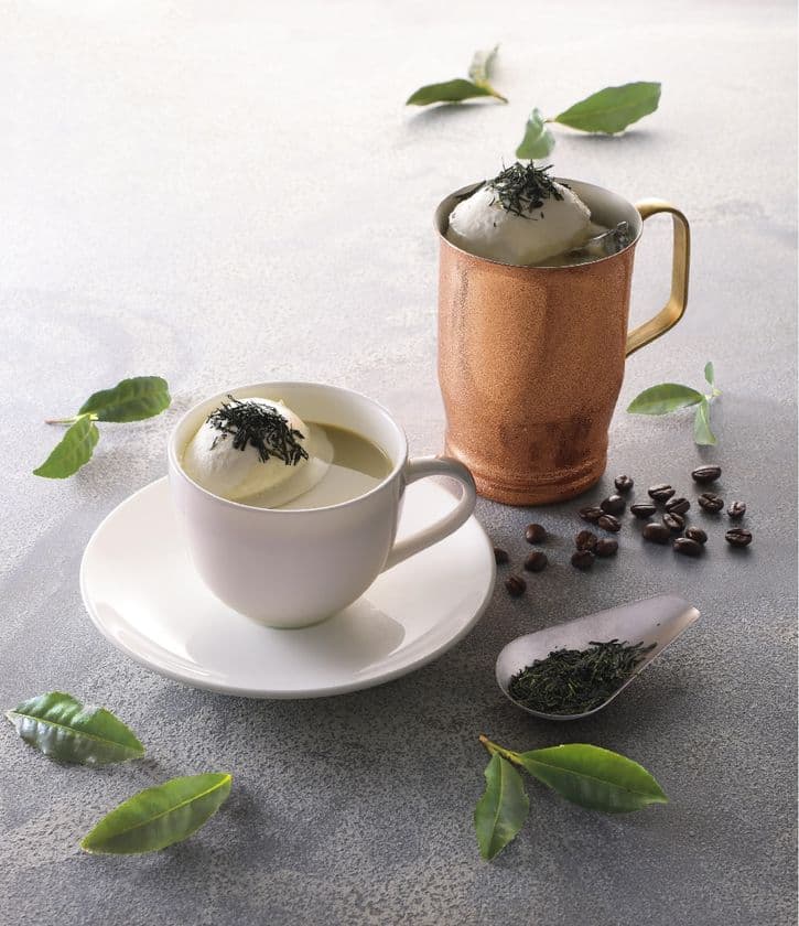 年に一度の新茶の時期に、
上島珈琲店から初摘みの玉露を使用したミルク珈琲が新登場。
『宇治玉露のミルク珈琲』3月26日(金)より数量限定発売！