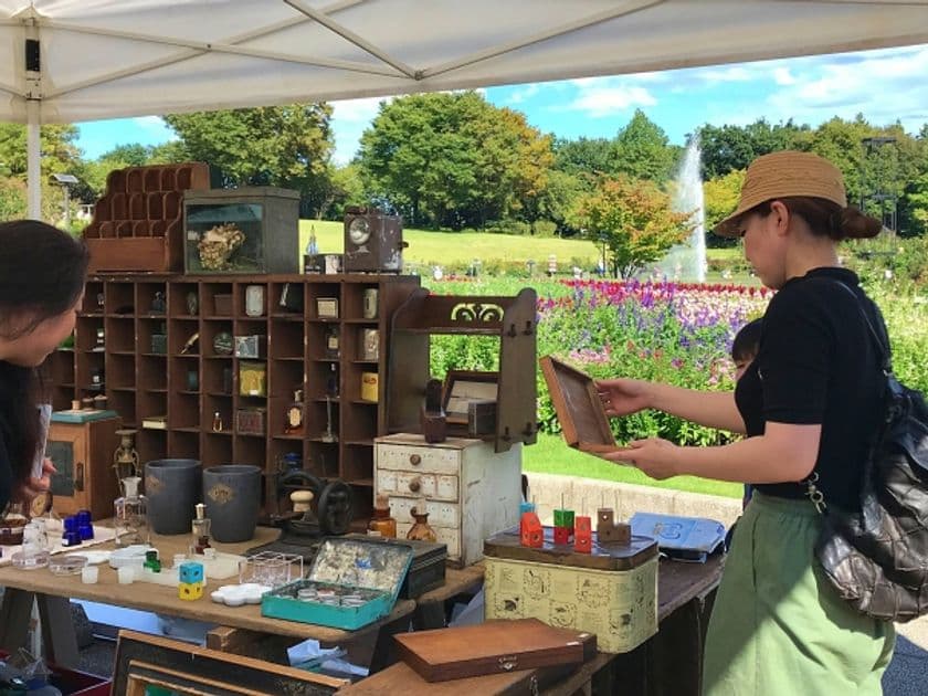 ぐんまフラワーパークでアンティークと花がテーマのマーケット
「古花市 ～Antique Floral Market～ 2021」
4月10日(土)・11日(日)開催！