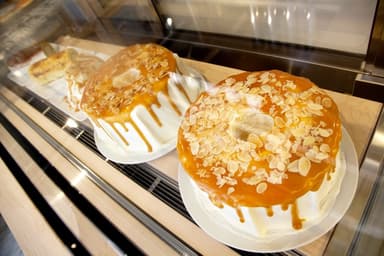 生キャラメルシフォンケーキ・ホール 3&#44;500円