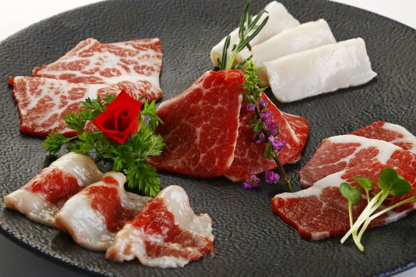 通販サイト「馬刺しの極み」が
初回限定の大人気商品「スライスセット」を通常商品として販売開始