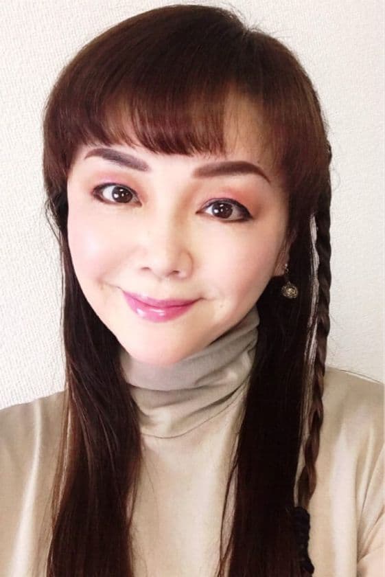 歌手・女優の林寛子が、メジャーレーベル直結の
新設ボーカルスクールの校長に就任！
