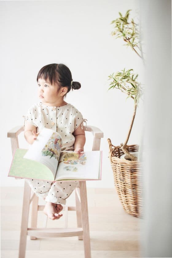 「家族を守る家具」としてリブランディングした
国産柿渋ダイニングシリーズ、KKEITO(ケイト)に
キッズチェアが追加！7月発売
