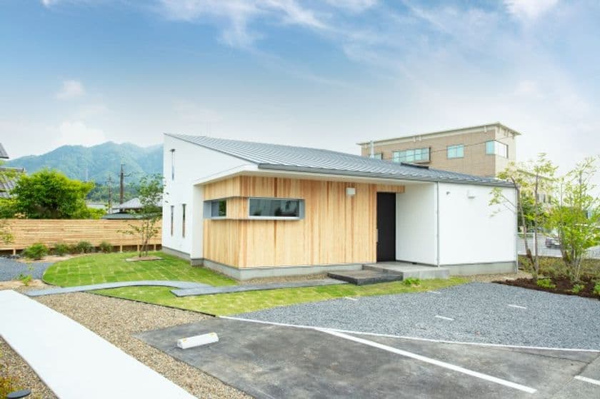パッシブデザインによる、サスティナブルな平屋型住宅　
5月29日(土)に、大分県わさだタウン前に西日本ホームの
新モデルハウスがOPEN