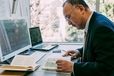 上野正雄教授（明治大学法学部）