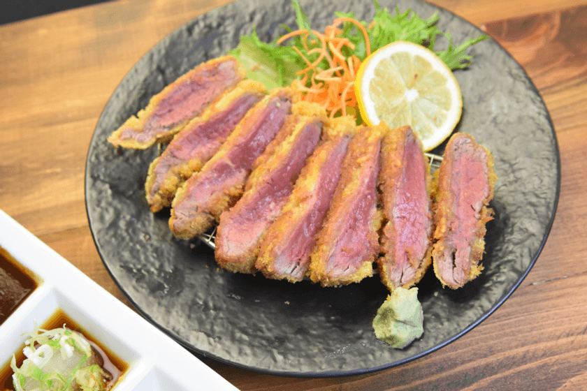 最高級A5ランク飛騨牛を味わい尽くす！
昭和レトロなレストラン「下呂松葉」が
飛騨牛づくしの7種のグルメを展開