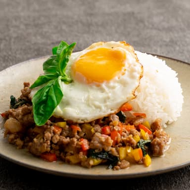 ガパオライス(1&#44;188円)　※ランチタイムは1&#44;000円