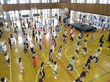 100名以上の壮大な講座