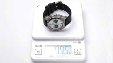 重さはたったの79.5g！(ラバーストラップの場合)