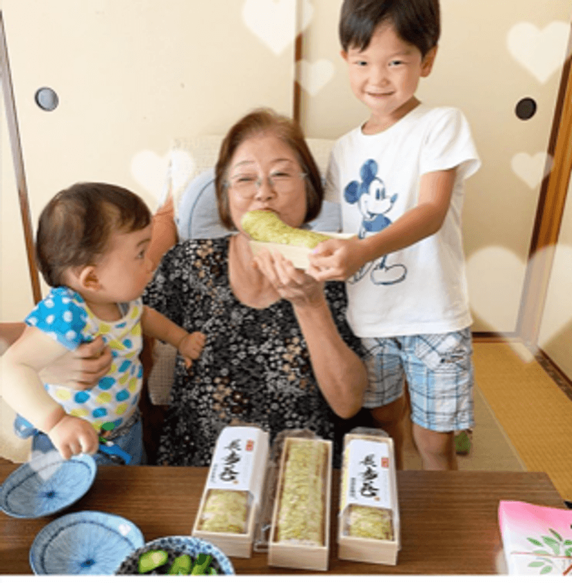 9月20日は敬老の日　
縁起物を詰め込んだ「長寿巻」を期間限定販売　
“創業98年”にちなみ先着98本を98円で特別販売