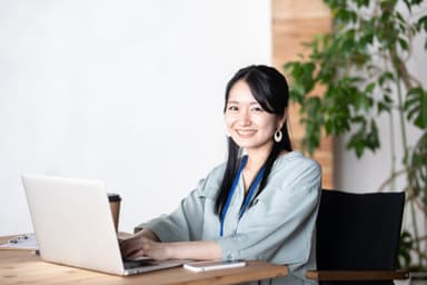 女性