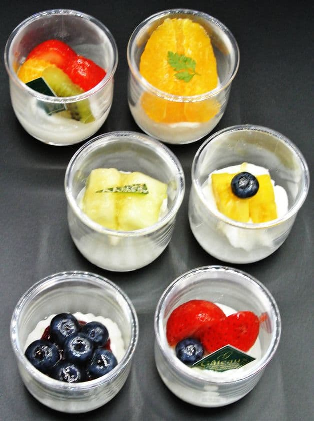 フルーツ大福専門店「飛騨屋」から見た目も美しいタルトの様な
「フォークで食べる飛騨フルーツパフェ大福」を
9月27日(月)より通販大手Cake.jpより発売