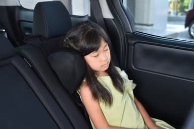 頭を支えて快適に眠れます