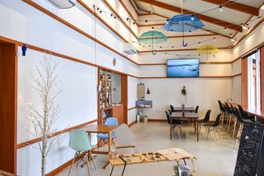 カフェアマヤドリ_店内