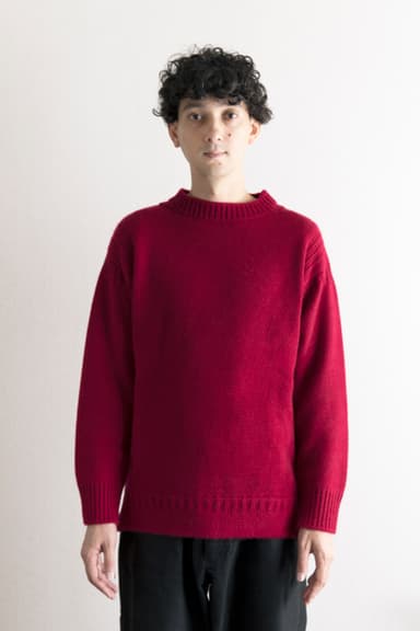 モデル着用男性(赤)