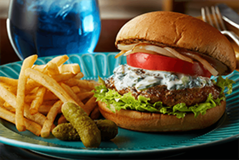 飯田橋で30年続いている老舗イタリアンが、
鯨肉を使ったハンバーガー屋『くじらburger』がオープン